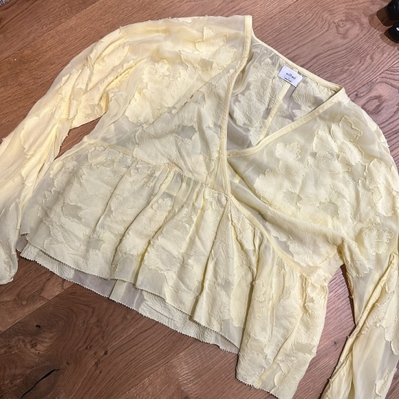 Aritzia Wilfred Peplum Blouse Small - Picture 2 of 3